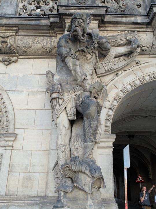 Estatuas en el Palacio de Justicia.