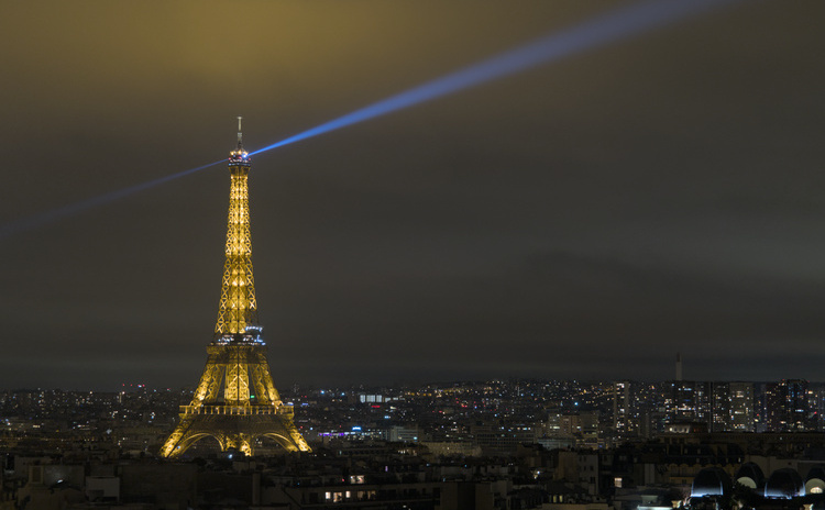 Torre Eiffel de noche.