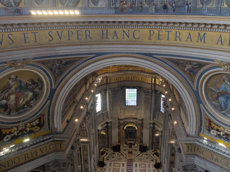 View to the inside of the Basilica from the Dome.